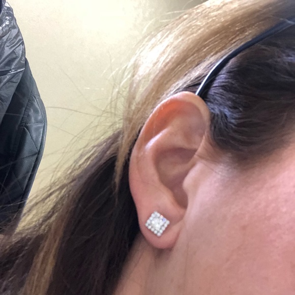 🆕 18k WG Genuine Diamond 1.04ct Princess Earrings - Picture 7 of 7